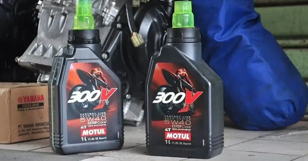 Motul 300V Ester Core Motul 300V Ester Core