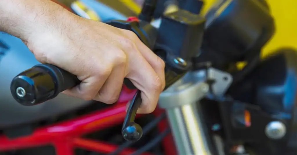Cara Bawa Motor Clutch yang Mudah Cara Bawa Motor Clutch yang Mudah