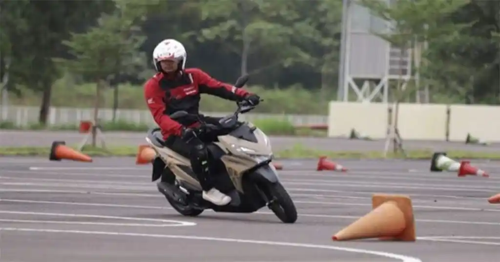 Cara Belajar Keseimbangan Naik Motor Bagi Pemula Cara Belajar Keseimbangan Naik Motor Bagi Pemula