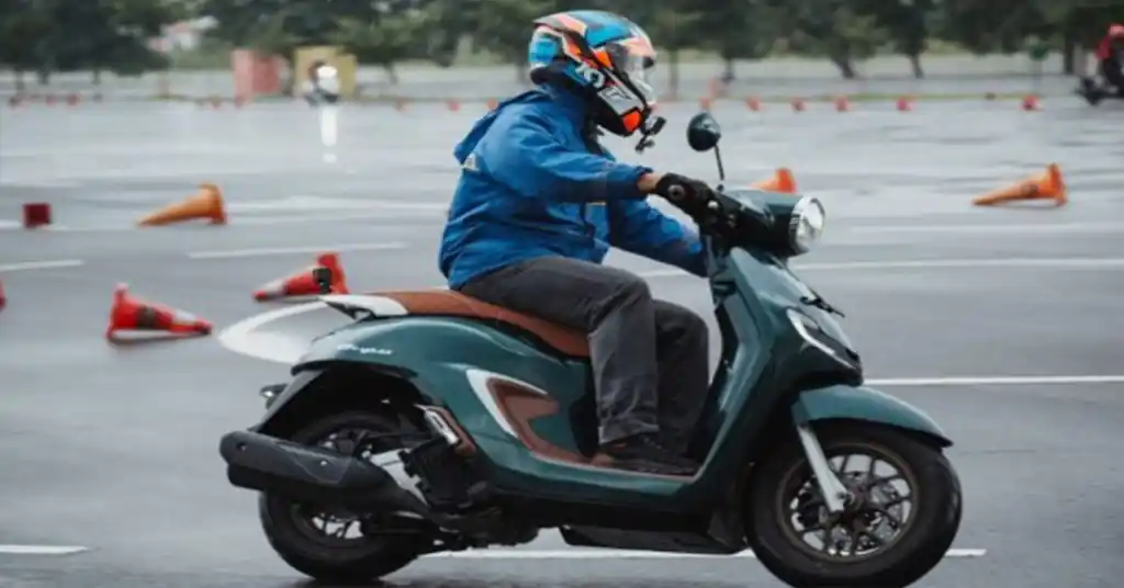 Kepentingan Menguasai Keseimbangan Naik Motor Kepentingan Menguasai Keseimbangan Naik Motor