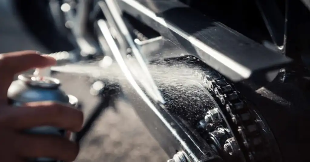 Tip Memilih Minyak Rantai Motor yang Sesuai