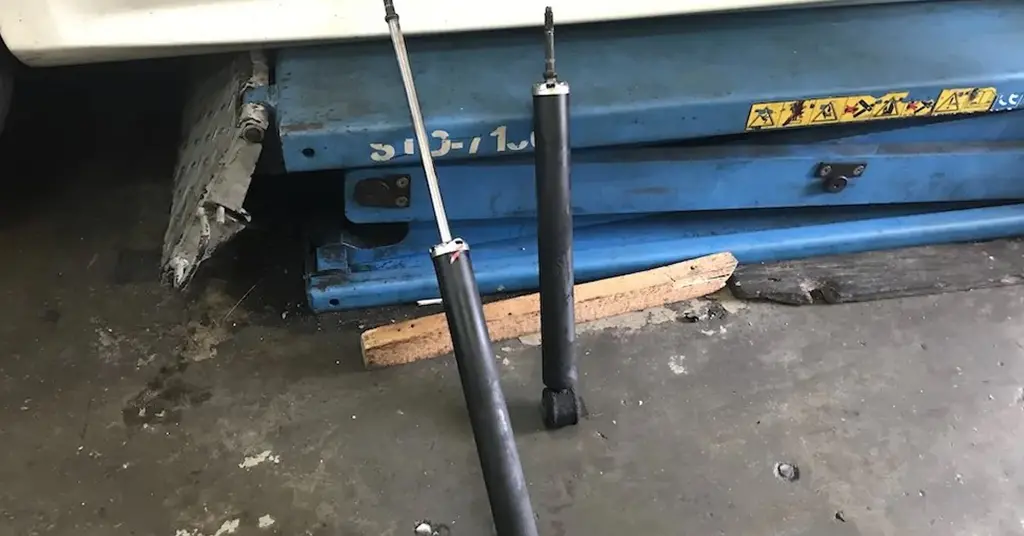 Kesan Kerosakan Absorber Belakang Kesan Kerosakan Absorber Belakang