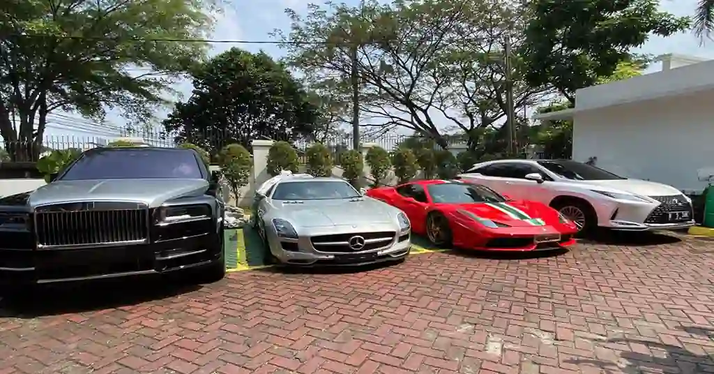 Panduan Membeli Kereta Mewah di Malaysia Panduan Membeli Kereta Mewah di Malaysia